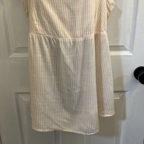 NWT Ingrid & Isabel Maternity Flutter Tank Top Tie Back White Peach Size Small - Picture 8 of 16